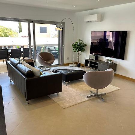 לאגוּ‏ש Beach Condo Porto Mos מראה חיצוני תמונה
