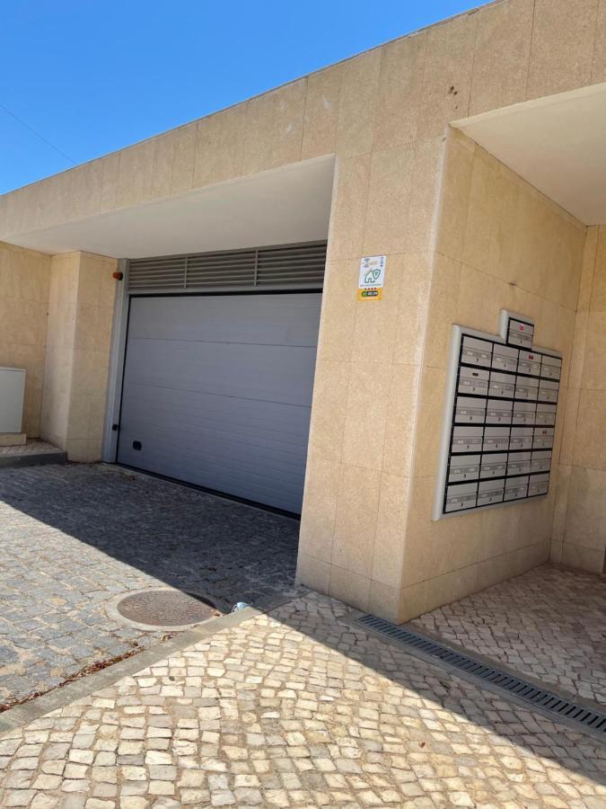 לאגוּ‏ש Beach Condo Porto Mos מראה חיצוני תמונה