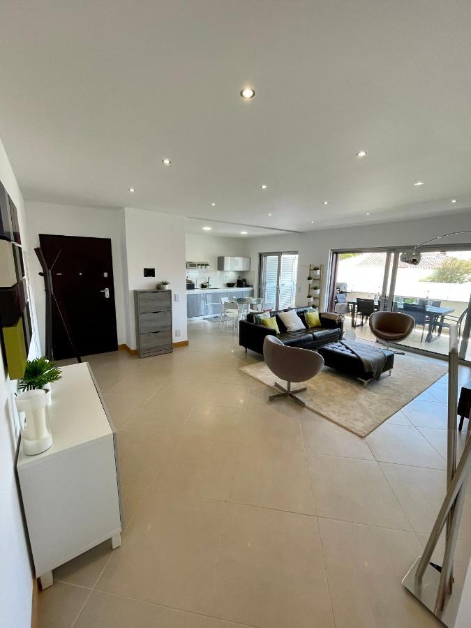 לאגוּ‏ש Beach Condo Porto Mos מראה חיצוני תמונה