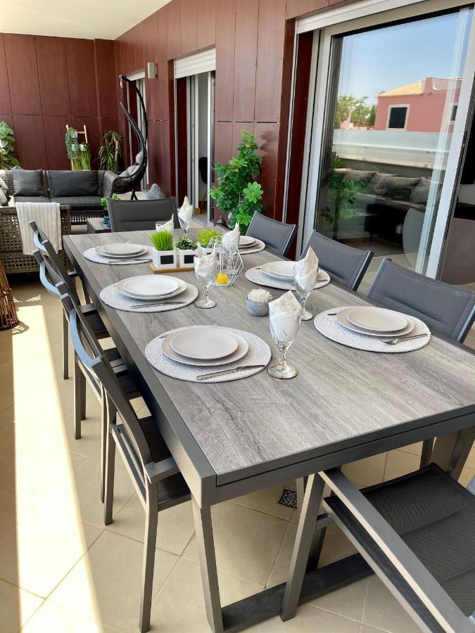 לאגוּ‏ש Beach Condo Porto Mos מראה חיצוני תמונה