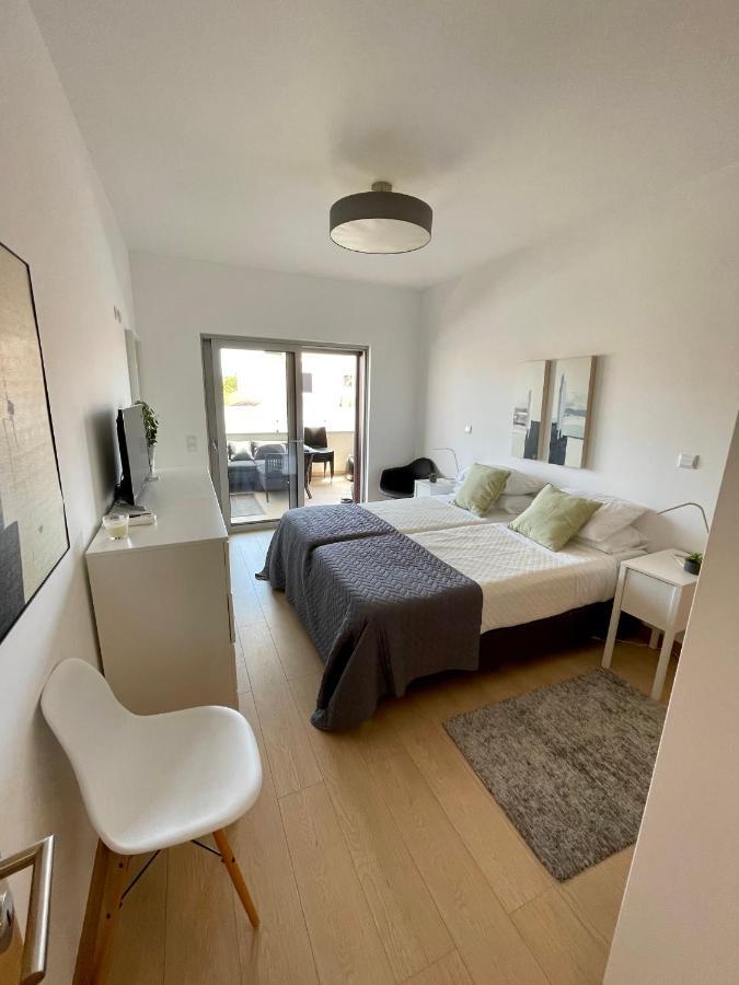 לאגוּ‏ש Beach Condo Porto Mos מראה חיצוני תמונה