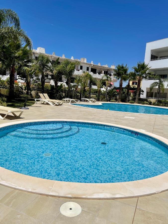 לאגוּ‏ש Beach Condo Porto Mos מראה חיצוני תמונה