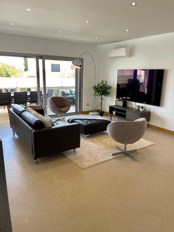 לאגוּ‏ש Beach Condo Porto Mos מראה חיצוני תמונה