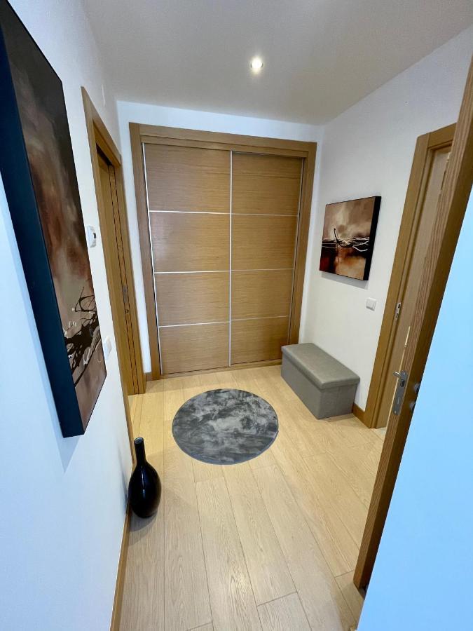 לאגוּ‏ש Beach Condo Porto Mos מראה חיצוני תמונה